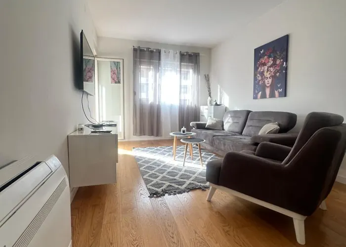 White Homes 1br - Point Подгорица