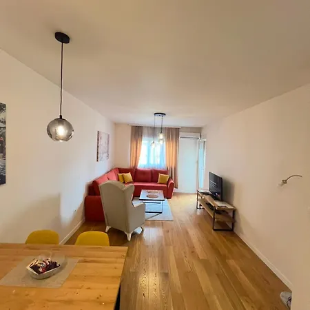 White Homes 1br - Point פודגוריצה