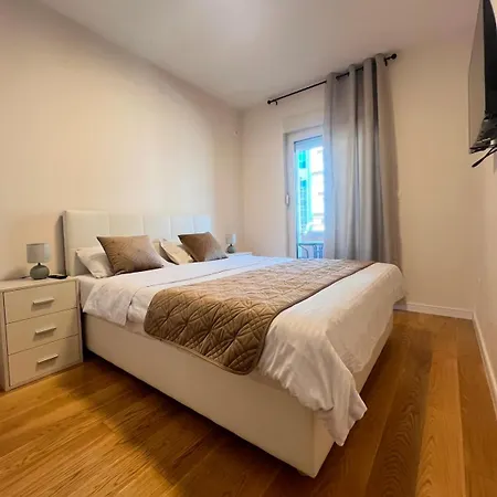 White Homes 1br - Point דירה *